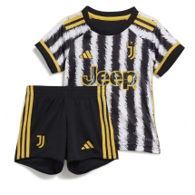 Juventus Home Stadium Replica Jersey Kids 2023-24 Short Sleeves (+ pants)