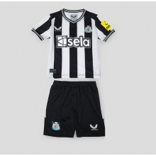 Newcastle United Home Stadium Replica Jersey Kids 2023-24 Short Sleeves (+ pants)